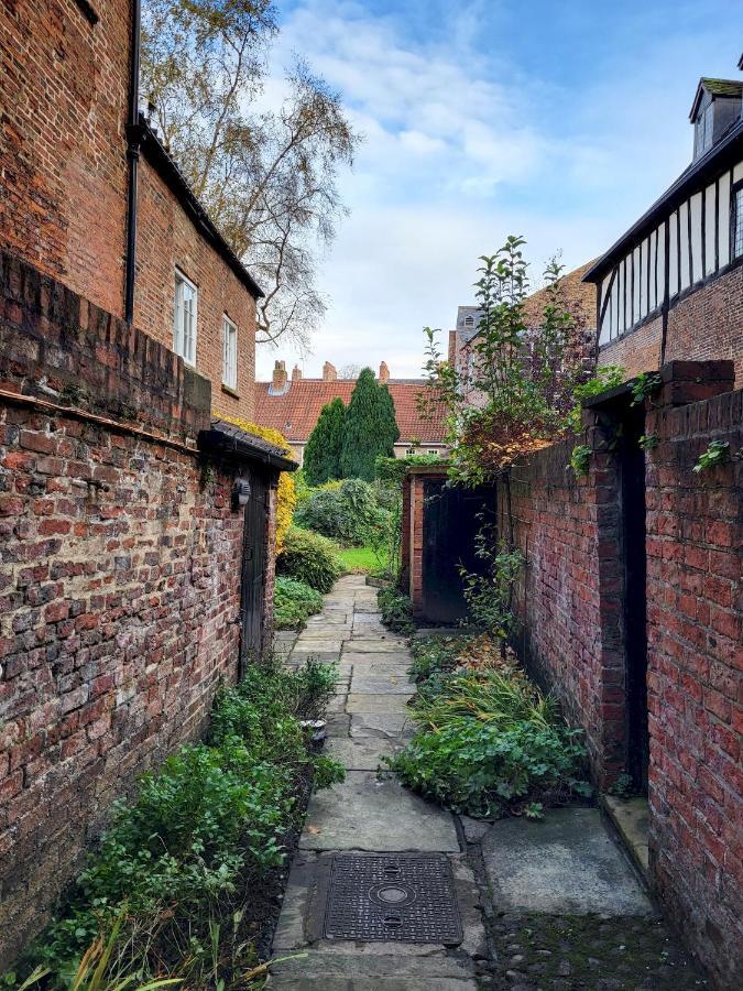 York Minster Garden Apartment Exterior photo