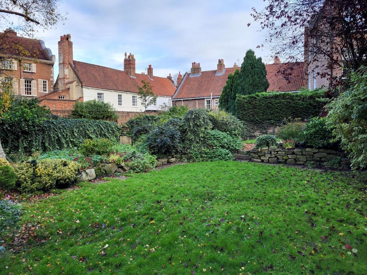 York Minster Garden Apartment Exterior photo